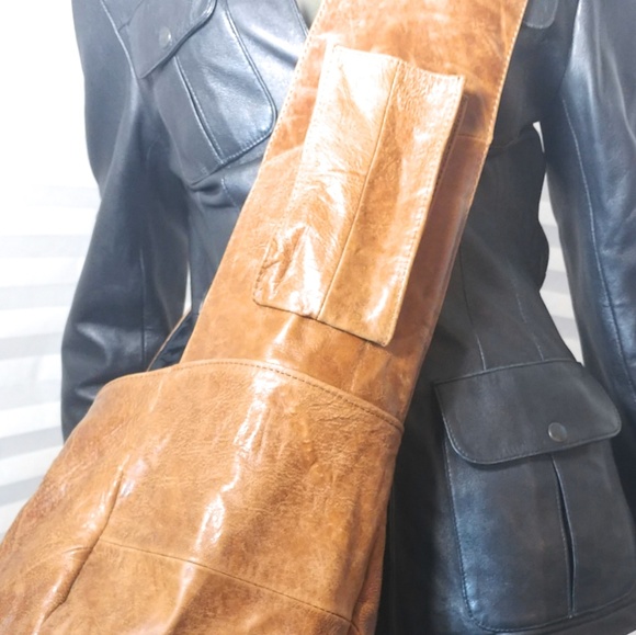 Oversize Leather Messenger Bag - Picture 1 of 7